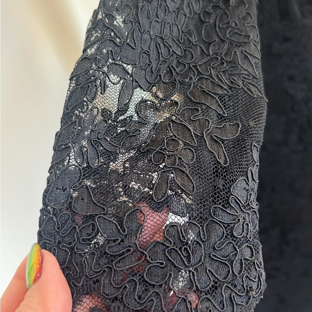 Botondi Milano Lace Dress - Picture 8 of 9